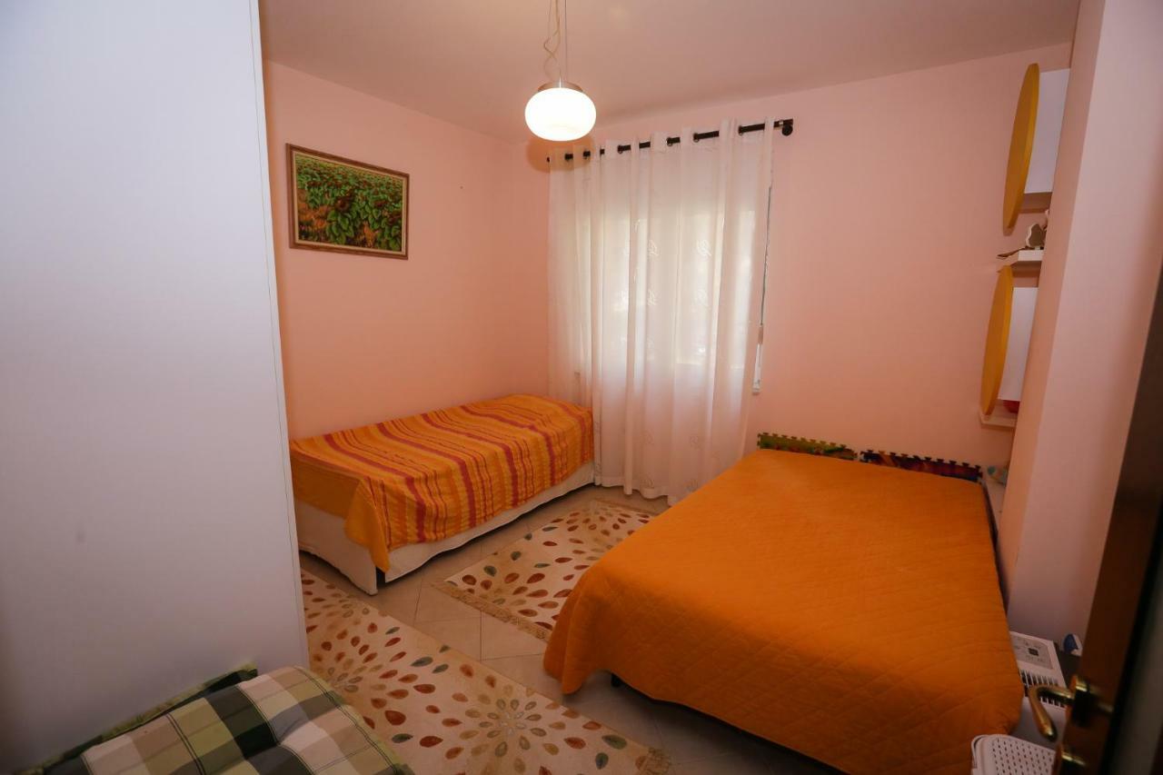 Pine-Tree Apt W/ Private Garden 50 M From The Sea Golem  Esterno foto