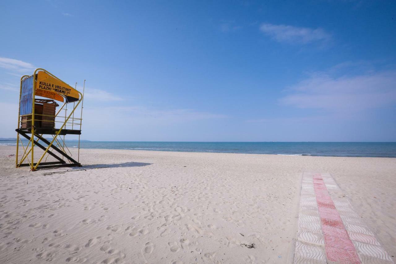 Pine-Tree Apt W/ Private Garden 50 M From The Sea Golem  Esterno foto