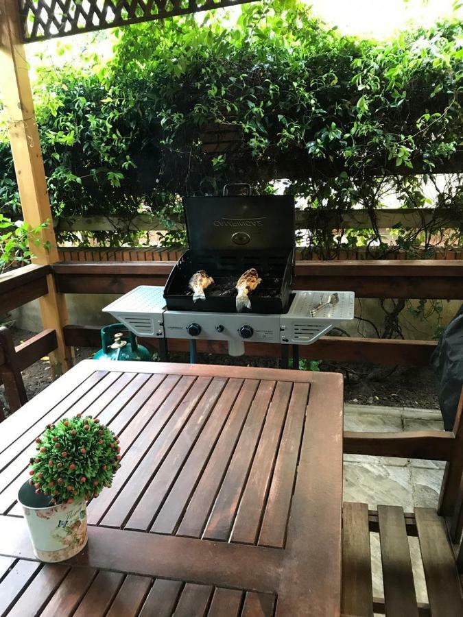Pine-Tree Apt W/ Private Garden 50 M From The Sea Golem  Esterno foto