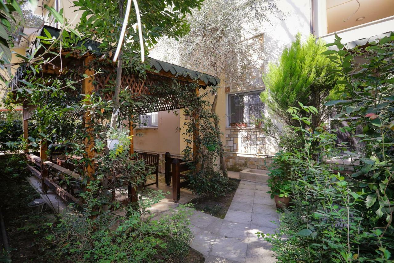 Pine-Tree Apt W/ Private Garden 50 M From The Sea Golem  Esterno foto